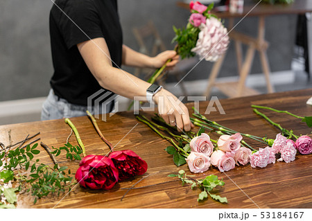 The job of a florist. Master class on making bouquets. Summer bouquet. Learning flower arranging 53184167