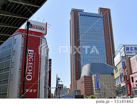 日本の東京都市景観　キャロットタワーなどを望む 53185862