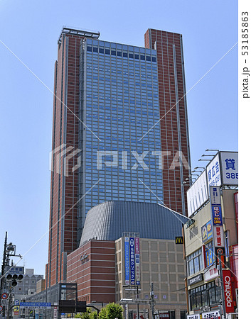 日本の東京都市景観　キャロットタワーなどを望む 53185863