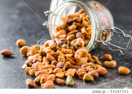 Spicy flavoured nuts. Mix of nuts. 53187151