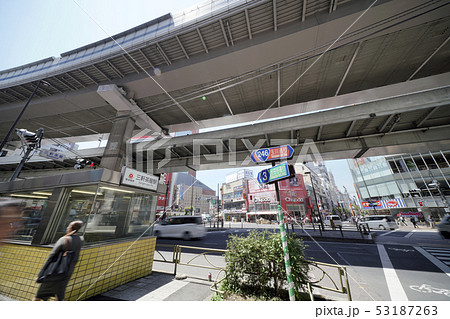 日本の東京都市景観  三軒茶屋駅などを望む 53187263