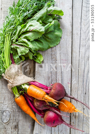 Raw beet and carrot 53190055