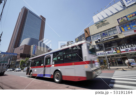 日本の東京都市景観 キャロットタワーなどを望む 日本の東京都市景観 キャロットタワーなどを望む 53191164