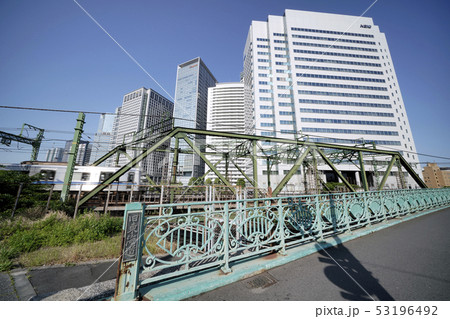 日本の東京都市景観 品川の超高層ビル群や旧東海道などを望む 日本の東京都市景観 品川の超高層ビル群や旧東海道などを望む 53196492