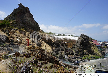 須川温泉は全国屈指の湧出量を誇る強酸性温泉 53197682