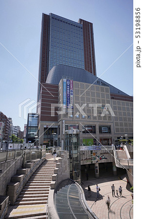 日本の東京都市景観 キャロットタワーなどを望む 日本の東京都市景観 キャロットタワーなどを望む 53198856