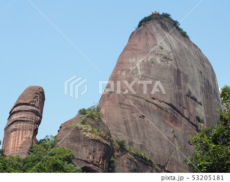 中国 広東省 丹霞山 陽元石 / "Male Stone", Danxiashan, China 53205181