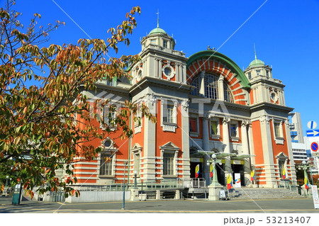 大阪市中央公会堂　青空と紅葉風景 53213407
