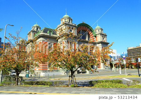 大阪市中央公会堂 青空と紅葉風景 大阪市中央公会堂 青空と紅葉風景 53213434