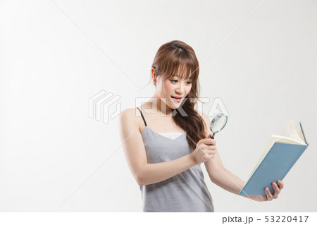 カジュアルポートレート・白バック 53220417