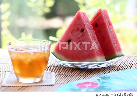 スイカと麦茶 の写真素材