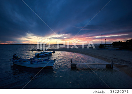 Beautiful summer seascape at sunset 53226071