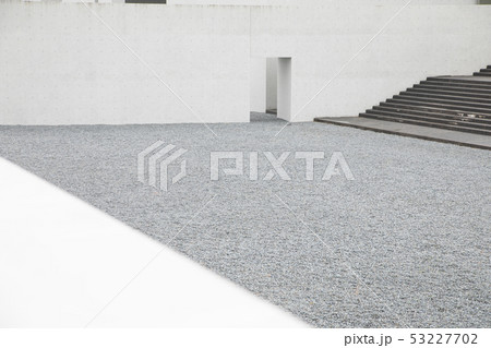 白い建築 53227702