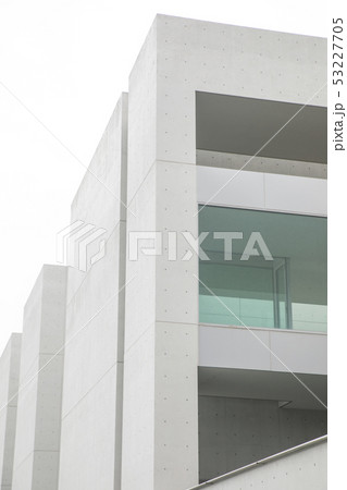 白い建築 53227705