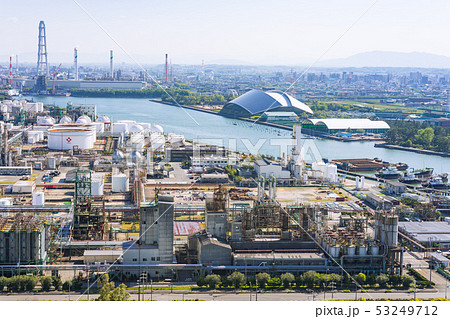 三重県 四日市 石油化学コンビナート 工場風景 四日市市 霞ヶ浦体育館 四日市ドーム 俯瞰 三重県 四日市 石油化学コンビナート 工場風景 四日市市 霞ヶ浦体育館 四日市ドーム 俯瞰 53249712