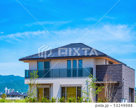 青空と新築エコハウス 53249988