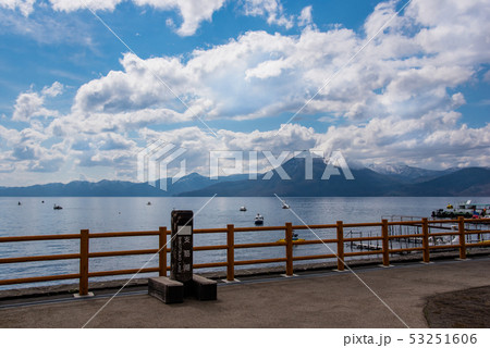 北海道 支笏湖 観光船乗り場 スワンボートの写真素材