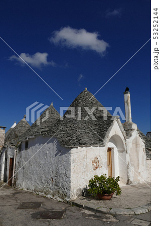 アルベロベッロの風景　イタリア 53252144