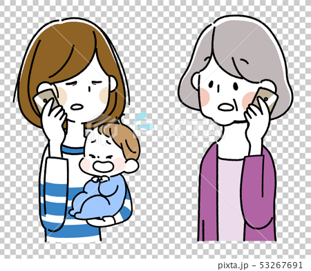 泣いた赤ちゃんを抱えてスマートフォンで会話する若い母親とシニア女性 53267691