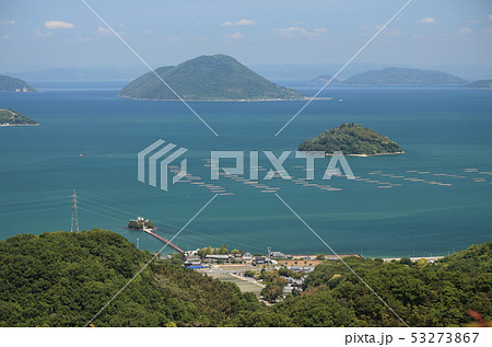 三豊市三野町から見る瀬戸内海の塩飽諸島と津嶋神社 53273867
