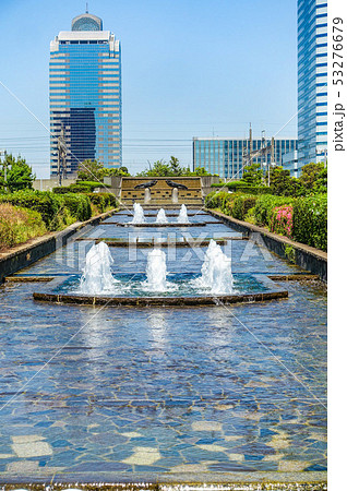 幕張メッセ中央を通るメッセモールの噴水　 53276679