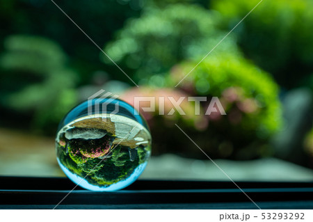 水晶越しに見た5月の日本庭園(枯山水) 53293292
