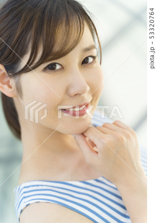女性 53320764