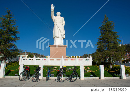 Monument of Mao Zedong in Lijiang city center, Monument of Mao Zedong in Lijiang city center, 53359399