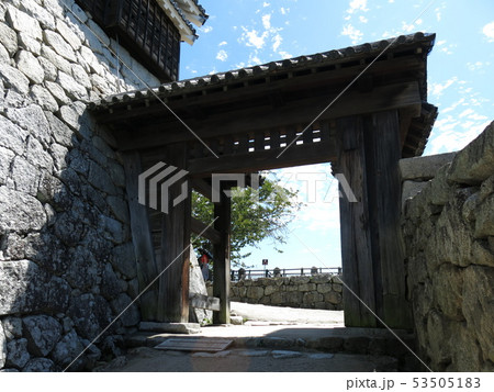 松山城の戸無門 53505183