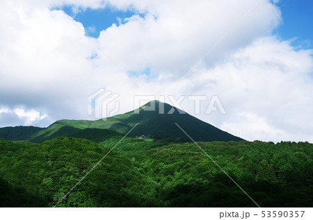 新緑の磐梯山　ゴールドラインから 53590357