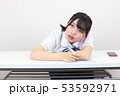 だいぶ疲れている制服の女子高校生 53592971