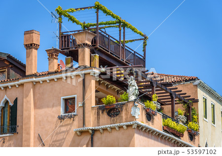 Old house with beautiful balcony, Venice, Italy Old house with beautiful balcony, Venice, Italy 53597102