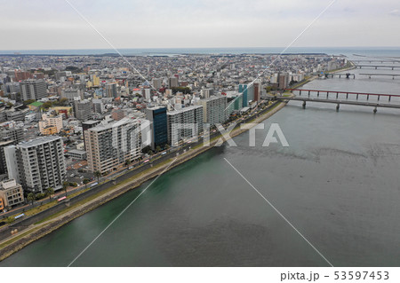 大淀川の橘公園通りノートパソコン空撮 53597453