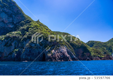 （静岡県）西伊豆　千貫門クルーズ　船上から望む海岸線 53597766