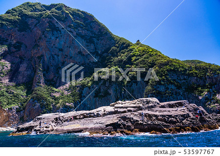 (静岡県)西伊豆 千貫門クルーズ 船上から望む海岸線 (静岡県)西伊豆 千貫門クルーズ 船上から望む海岸線 53597767
