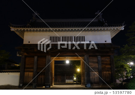 ライトアップされた掛川城大手門 ライトアップされた掛川城大手門 53597780