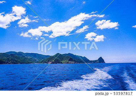 (静岡県)千貫門クルーズ 船上から望む、西伊豆の海岸線 (静岡県)千貫門クルーズ 船上から望む、西伊豆の海岸線 53597817