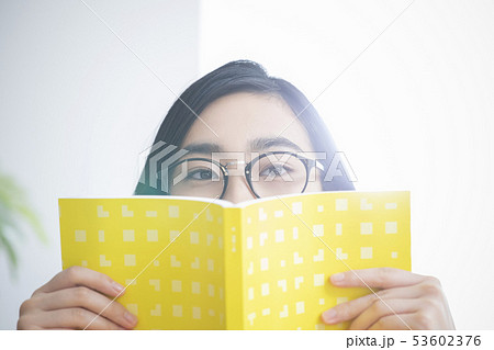 若い女性・読書 若い女性・読書 53602376