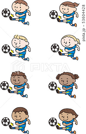 サッカーボールを蹴る笑顔のいろいろな国の子供(青) サッカーボールを蹴る笑顔のいろいろな国の子供(青) 53604428