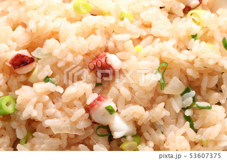 たらことたこのバターライスのアップ。 53607375