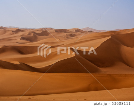 新疆ウイグル自治区 鄯善 クムタグ砂漠 Kumtag Desert, Xinjiang,China 53608111
