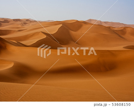 新疆ウイグル自治区 鄯善 クムタグ砂漠 Kumtag Desert, Xinjiang,China 53608150