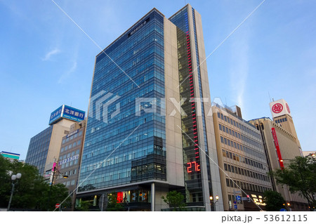 札幌市中央区 駅前通・大通公園 交差点のビル 53612115