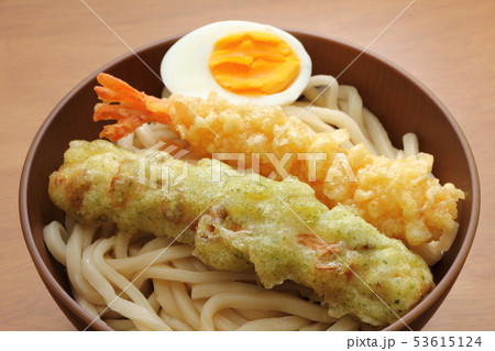 天ぷら(えび天・ちくわ天)ぶっかけうどん(冷)。 53615124