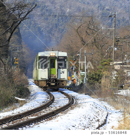 冬の咲花駅(磐越西線) 冬の咲花駅(磐越西線) 53616848