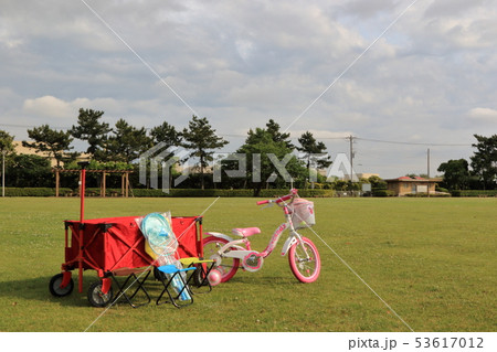 家族でアウトドア 家族でアウトドア 53617012