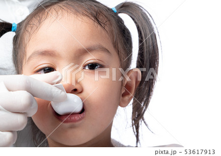 The doctor is entering medicine for girls. The doctor is entering medicine for girls. 53617913