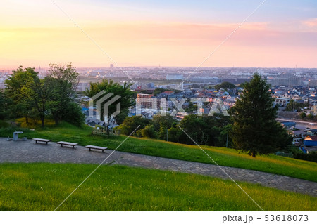 多摩市 都立桜ヶ丘公園 ゆうひの丘 夕景 53618073