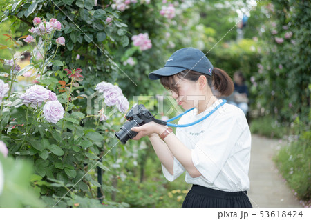 横浜　公園　カメラ女子 53618424