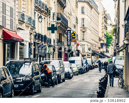 ヨーロッパの街角 パリ6区の写真素材 [53618902] - PIXTA